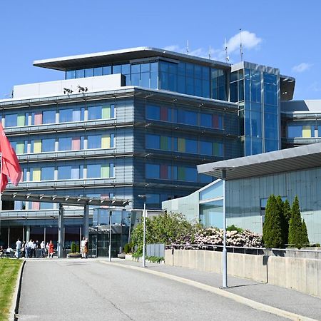 Clarion Hotel Bergen Airport Exterior foto